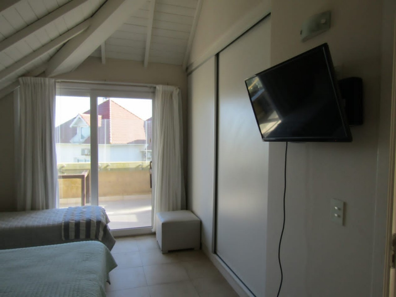 Importante duplex con vista al mar