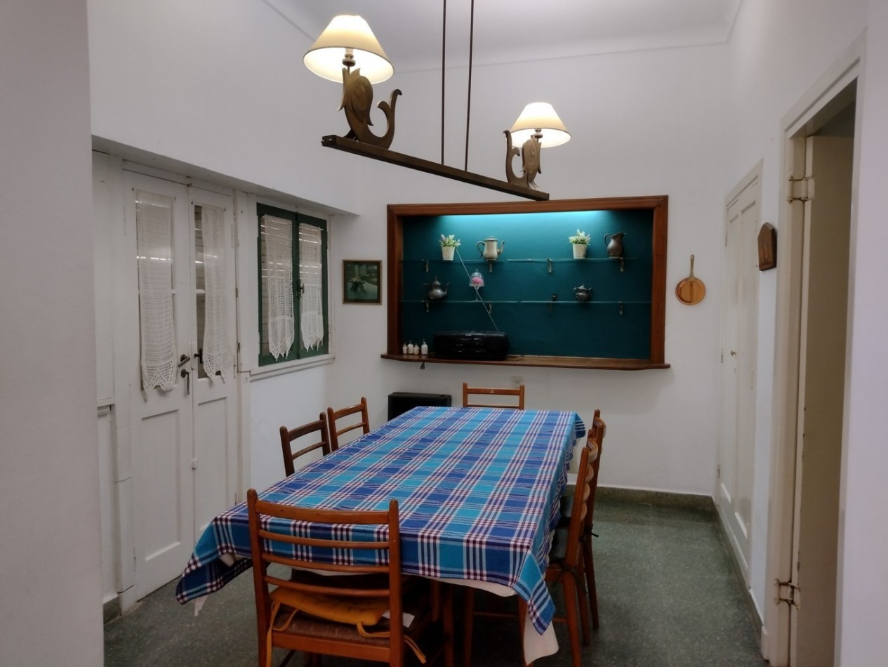 200 - HERMOSO CHALET A 2 CUADRAS DEL MAR EN PINAMAR 