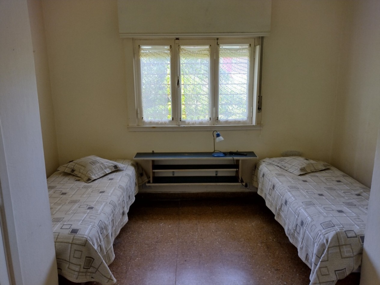 200 - HERMOSO CHALET A 2 CUADRAS DEL MAR EN PINAMAR 