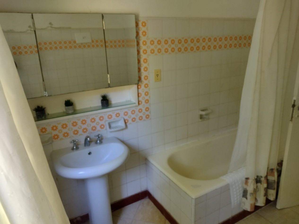 200 - HERMOSO CHALET A 2 CUADRAS DEL MAR EN PINAMAR 