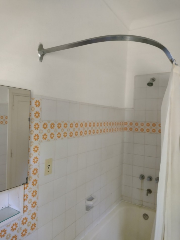 200 - HERMOSO CHALET A 2 CUADRAS DEL MAR EN PINAMAR 