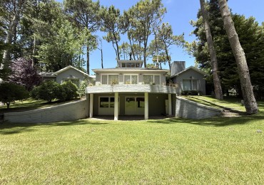 EXCELENTE CASA EN VENTA EN CARILO