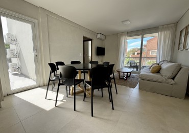 AMPLIO DEPARTAMENTO EN EDIFICIO FRENTE AL MAR